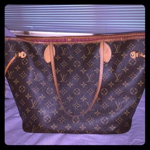 Louis Vuitton MM Neverfull